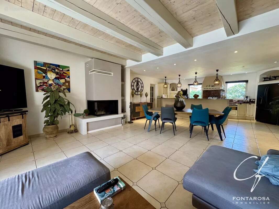 Maison à PUGET-SUR-ARGENS