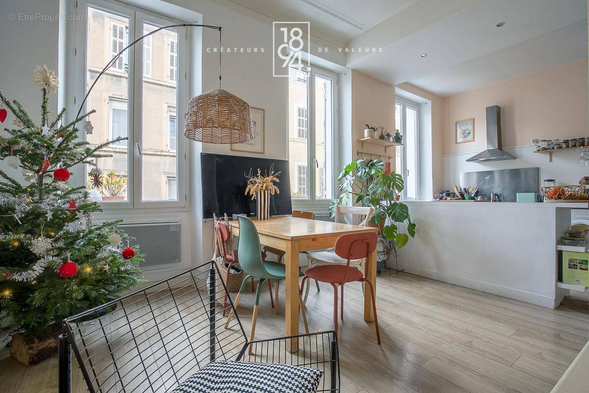 Appartement à MARSEILLE-5E