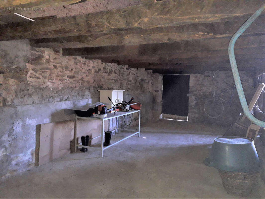 Maison à LIGNEROLLES