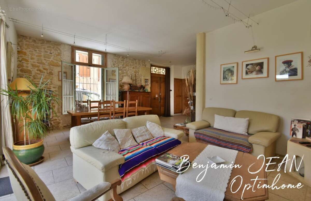 SÉRIGNAN – Au cœur du village, charmante maison de maître de 222 m² exploitée en chambres d'hôtes - photo 5
