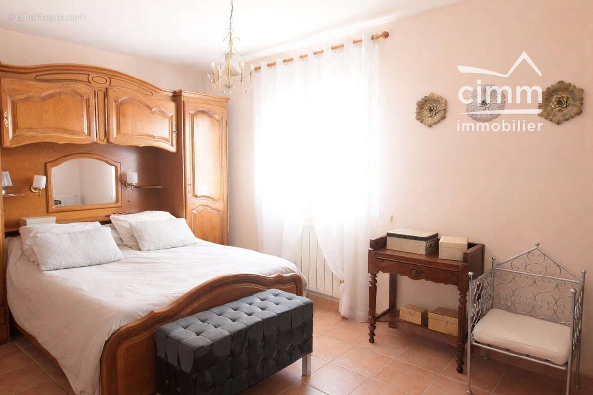 Maison 205 m² à Saint-Simeon-De-Bressieux  - photo 9