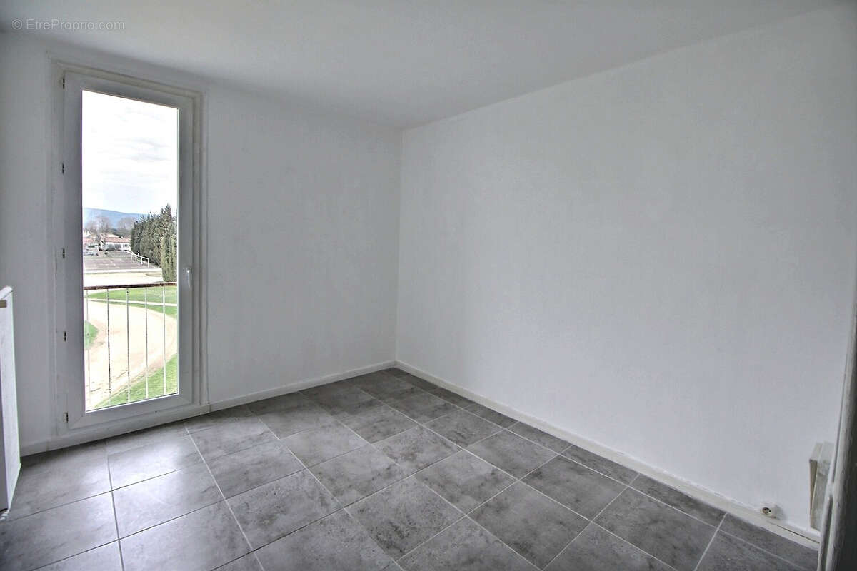 Appartement à PIERRELATTE