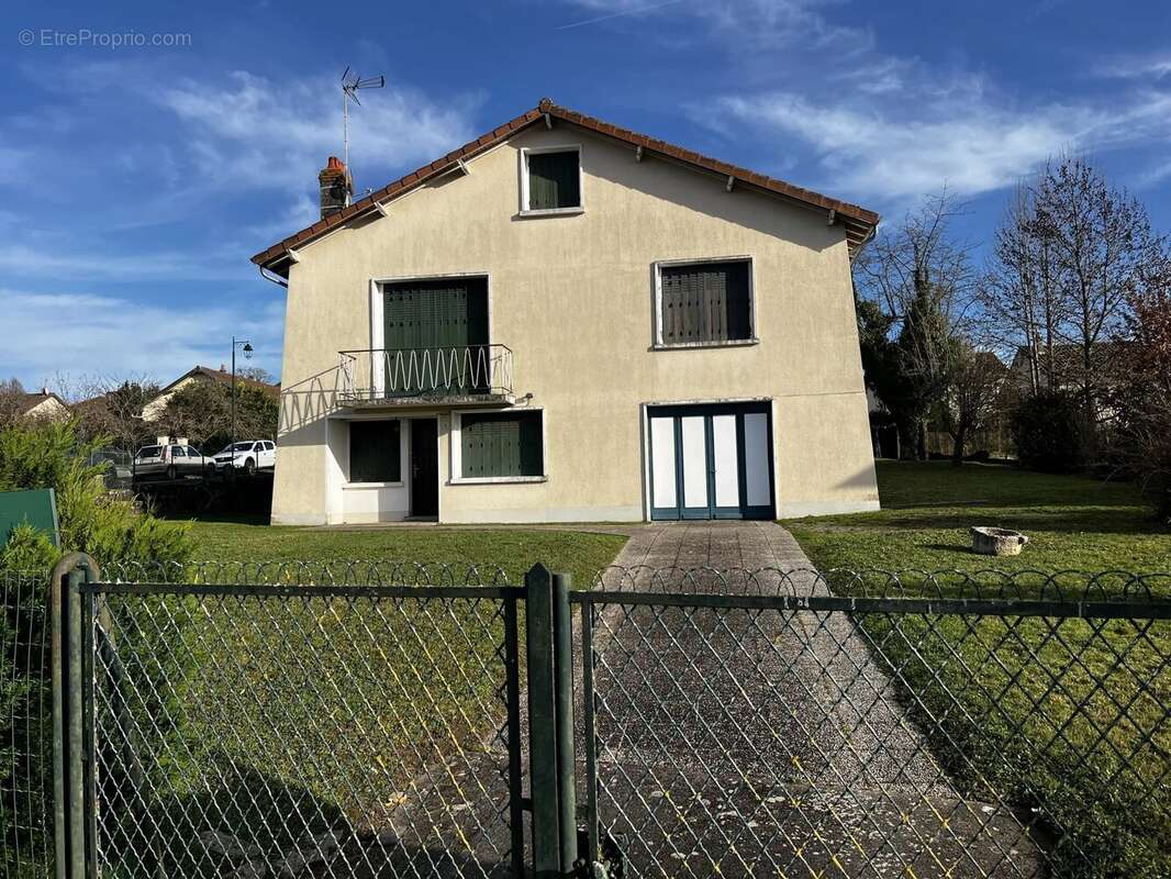 Maison à LE DORAT