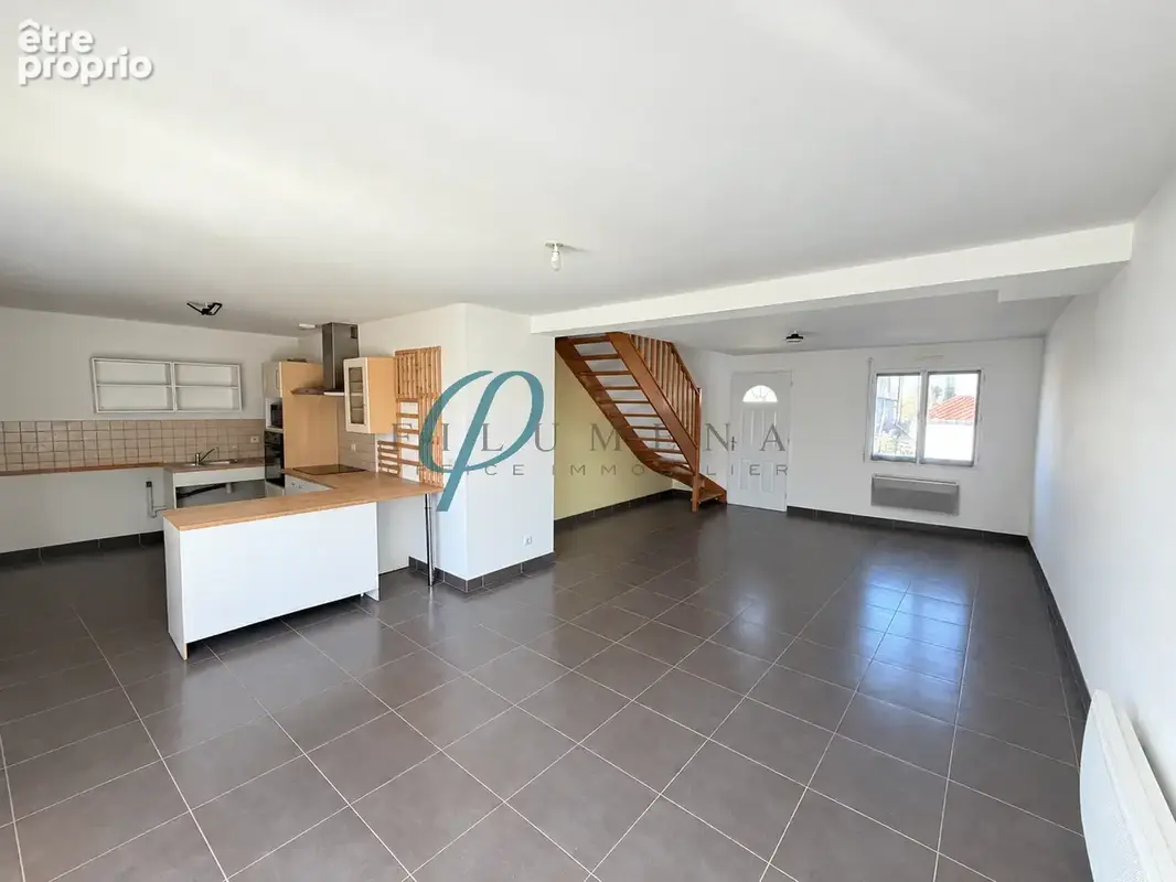 Maison 5 pièces de 110 m2 - photo 2