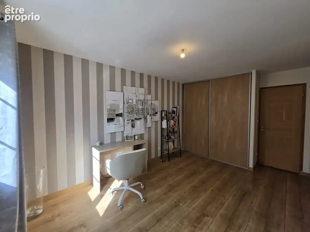 Maison 6 pièces 137 m² à vendre à Donnery (45450) - photo 5