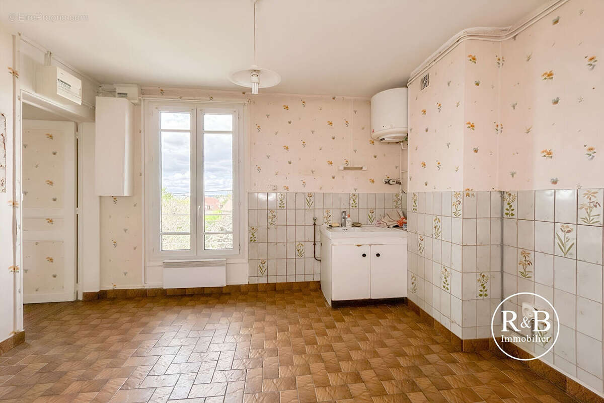 Appartement à LES CLAYES-SOUS-BOIS