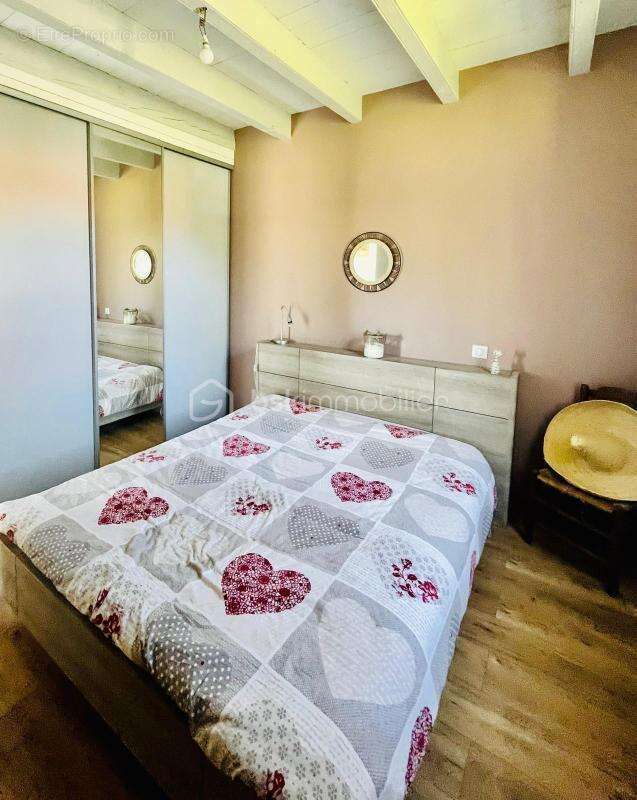 Maison à SAINTE-EULALIE-EN-BORN