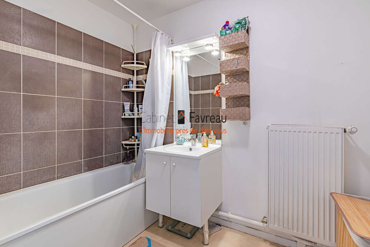 Appartement à L&#039;HAY-LES-ROSES