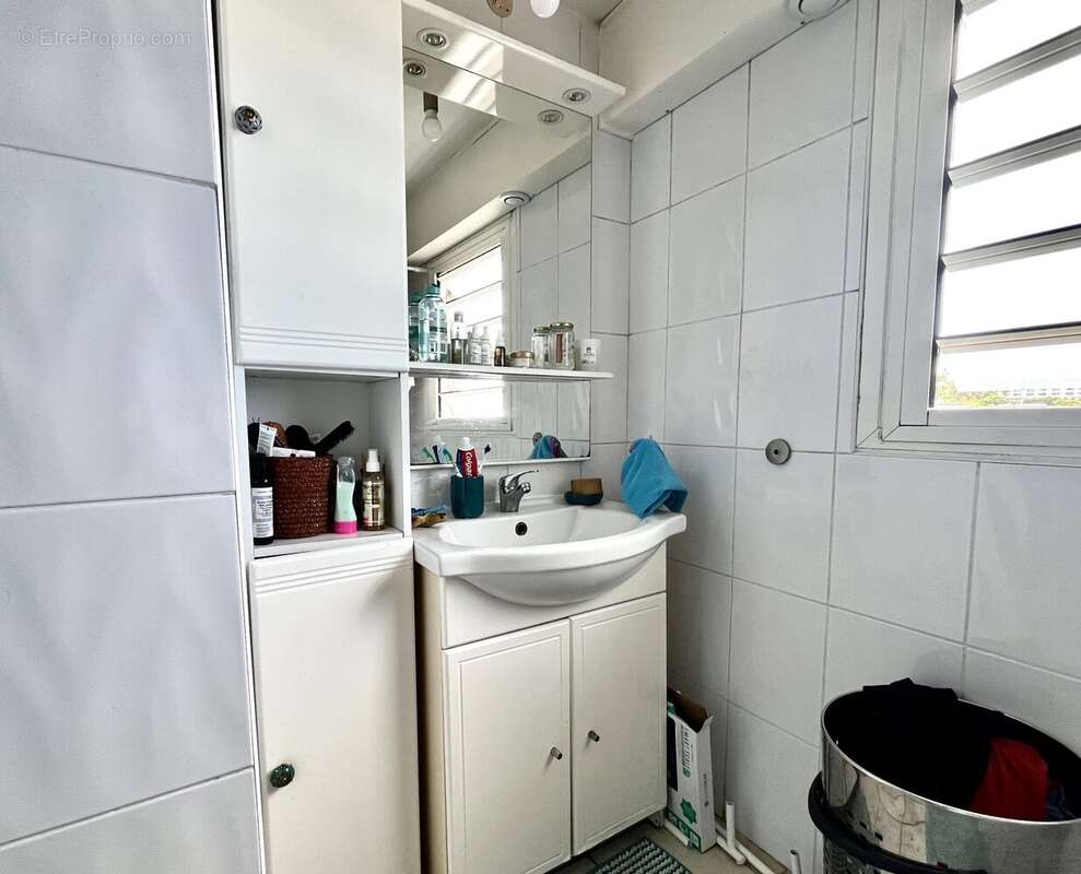 Appartement à LES AVIRONS