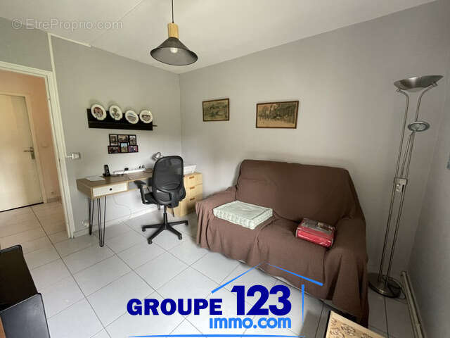 Bel appartement de 86m2 AUXERRE, proche commerces avec 3 chambres dans une petite résidence calme - photo 13