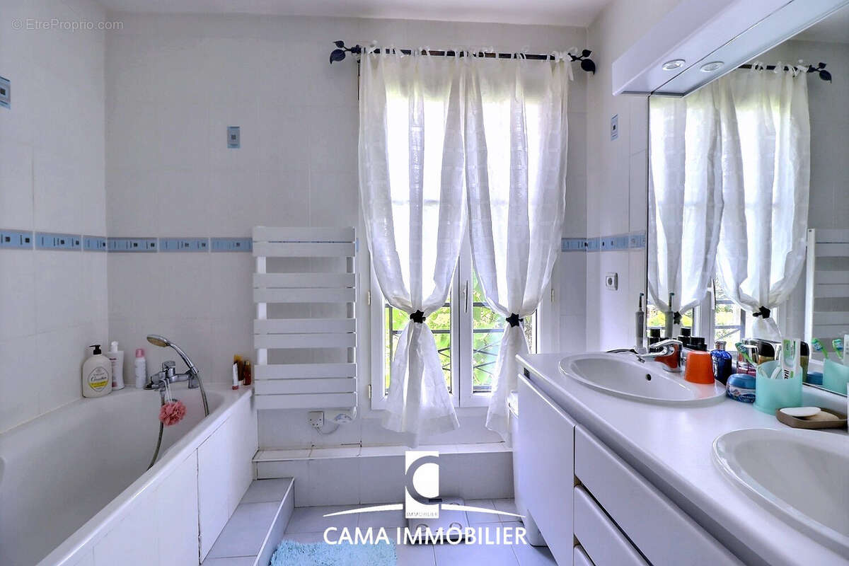 Individuelle - 4 chambres - terrain 595 m2 - sous sol total - gare a pieds - photo 11