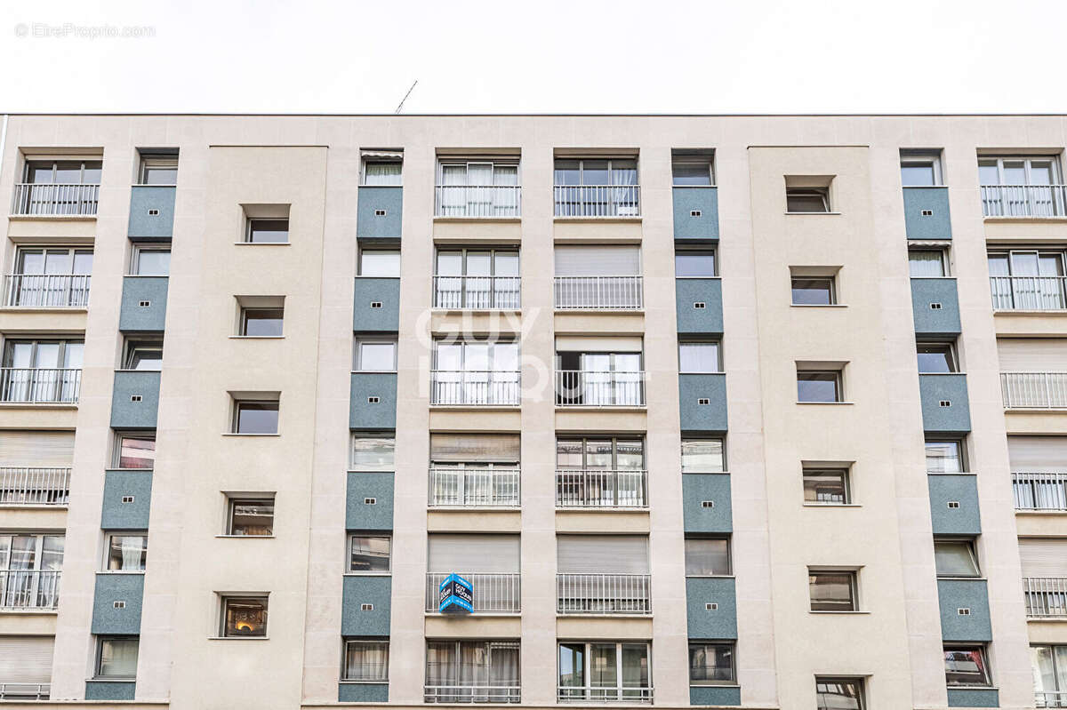 75015 GEORGE BRASSENS - 3 Pièces 2 Chambres 63M²  - Dernier étage - Balcon - photo 8