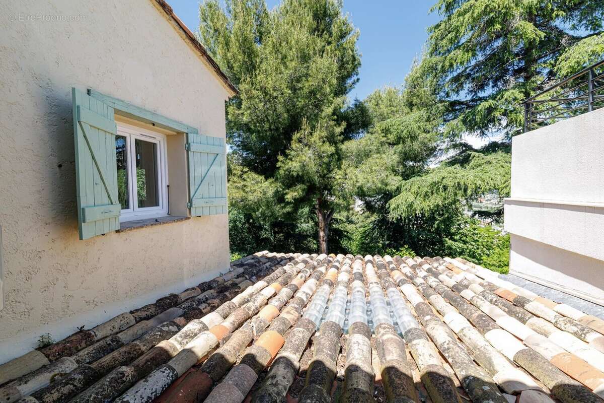 Appartement à SAINT-LAURENT-DU-VAR