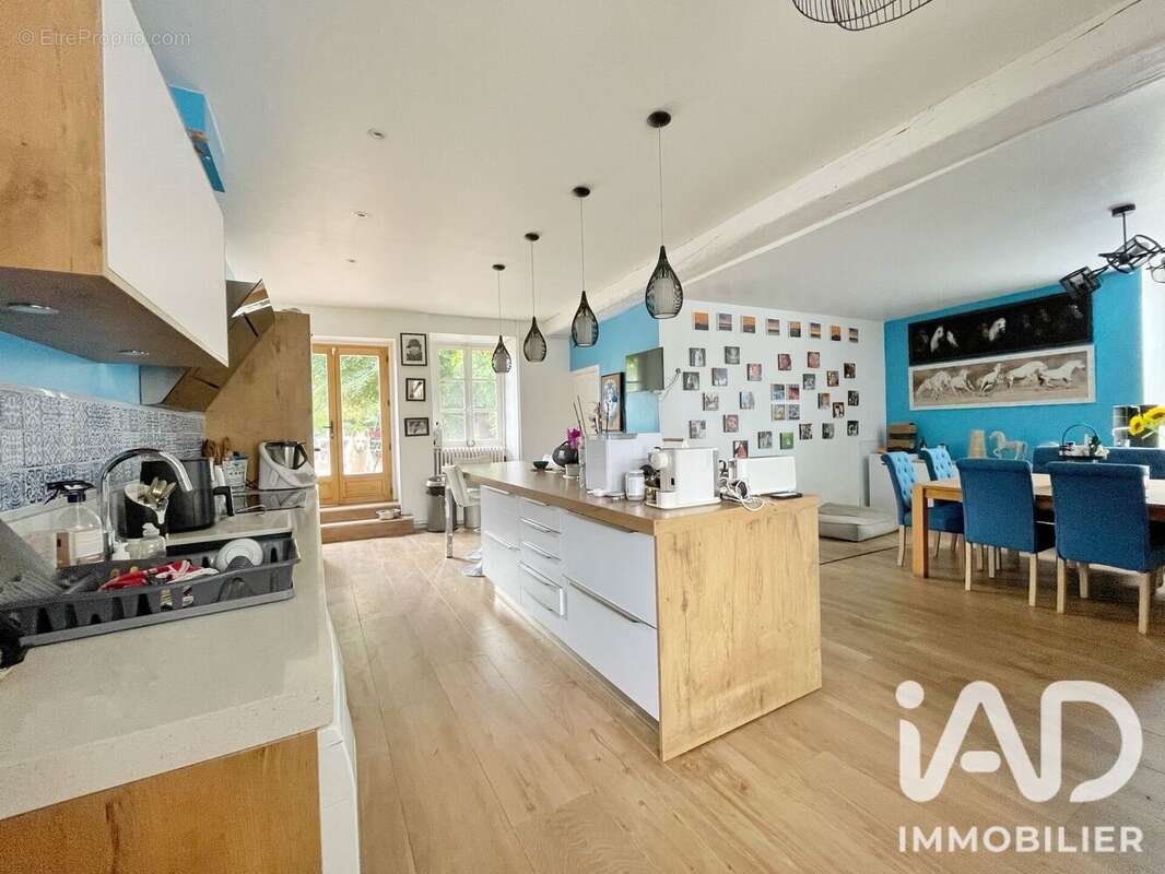 Maison 440 m² à Fontaine-Chaalis  - photo 6