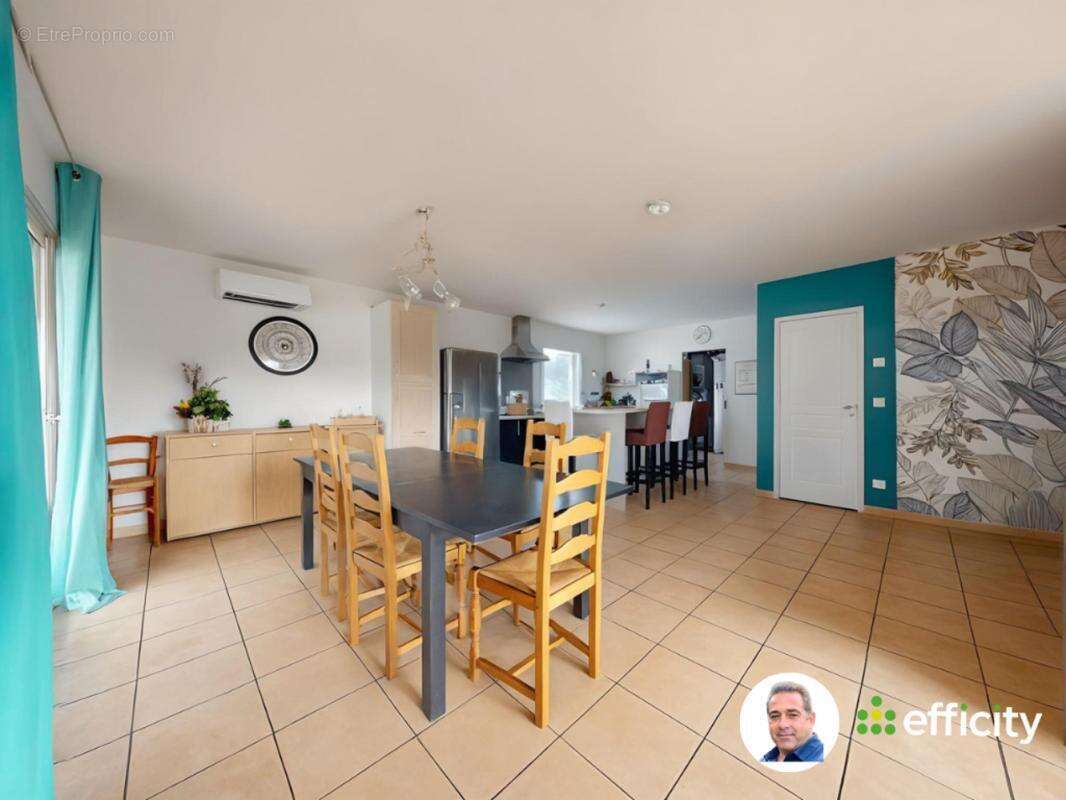 Maison à VONNAS