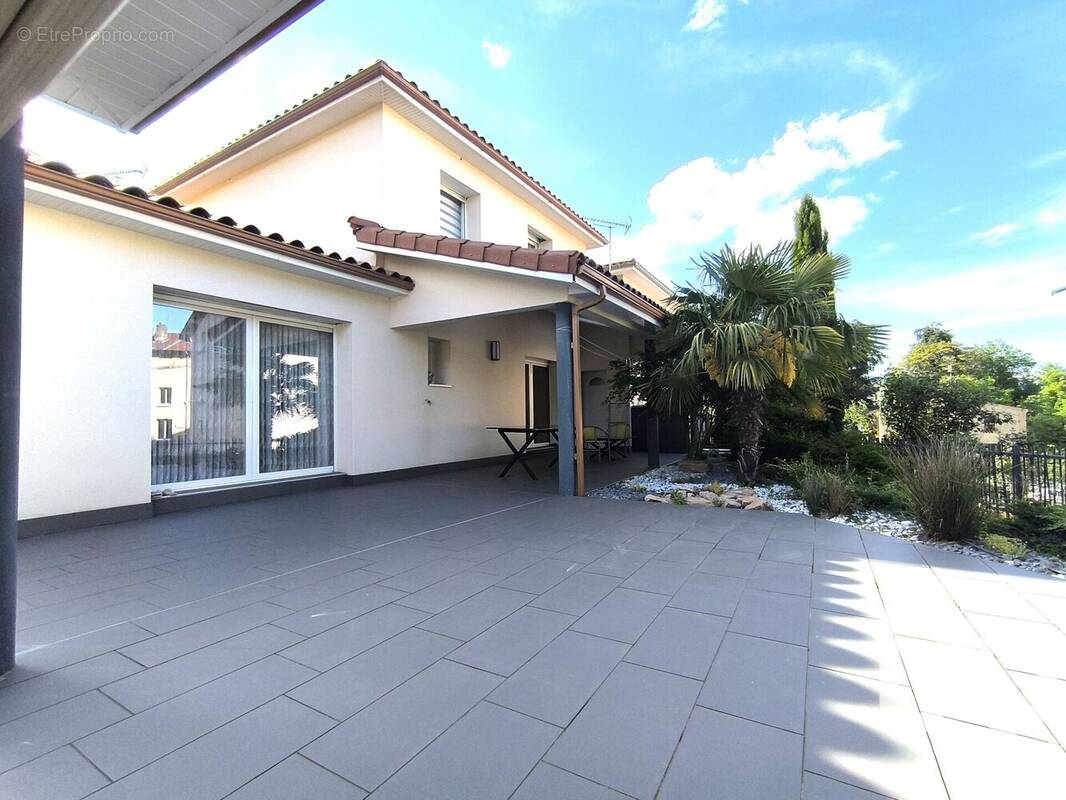 Photo 1 - Maison à SAINT-CHAMOND