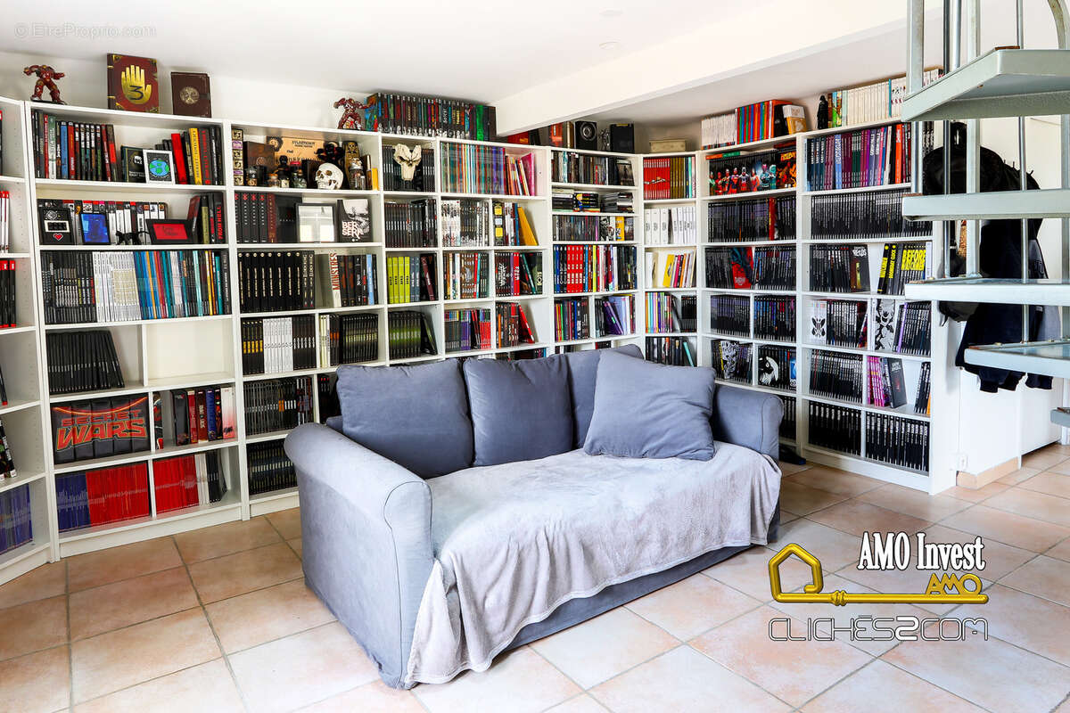 Appartement à ENTRAIGUES-SUR-LA-SORGUE