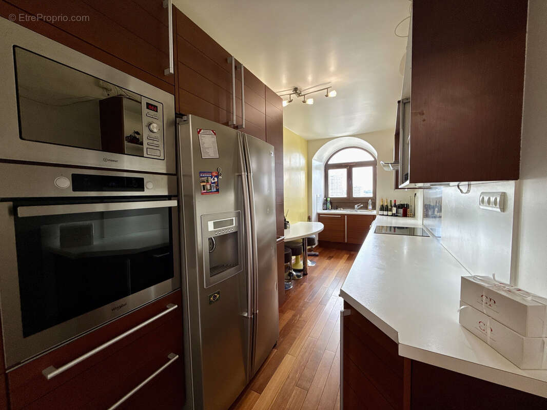 Appartement à CHARENTON-LE-PONT