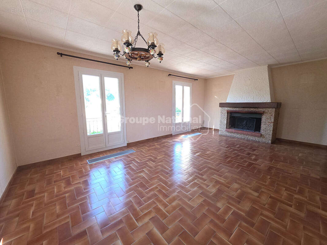 Maison à NANS-LES-PINS