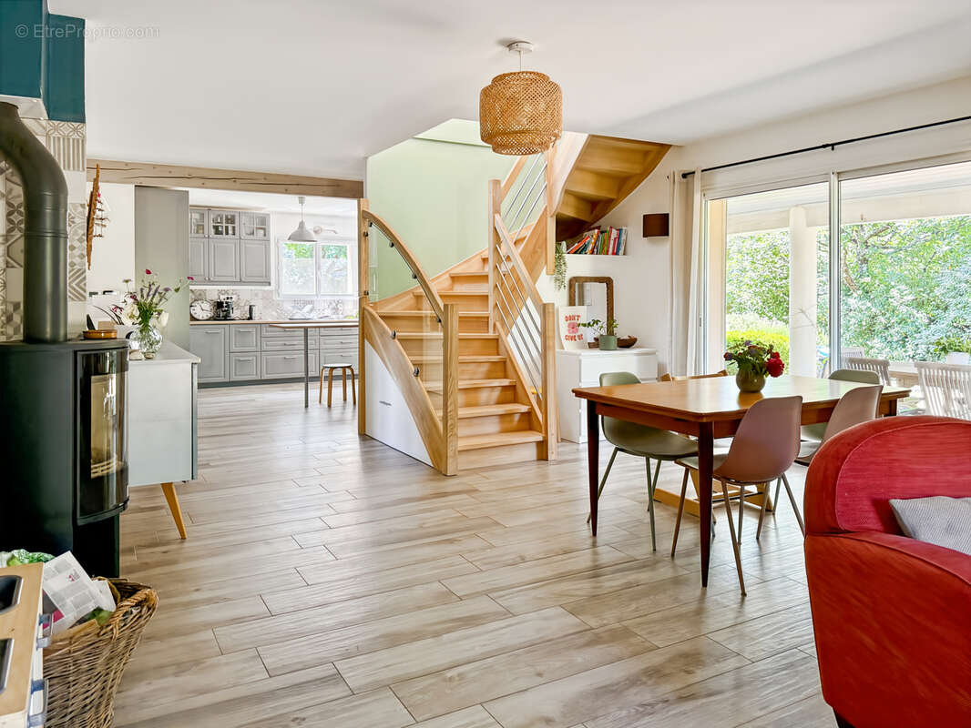 Maison à AILHON