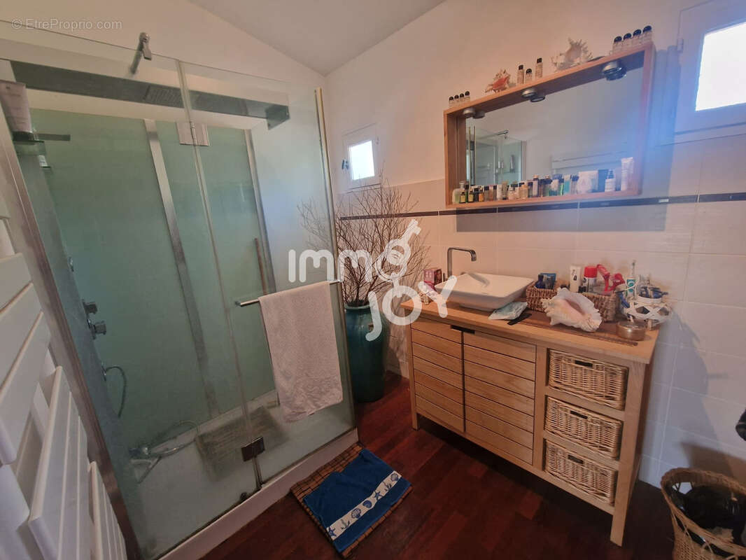 Maison familiale spacieuse de 213 m2 à Salles d'Aude, proche des plages - photo 11