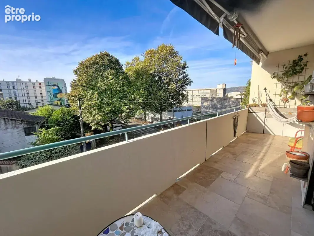 Appartement  2ème étage 71 m2 avec terrasse et cave - photo 3