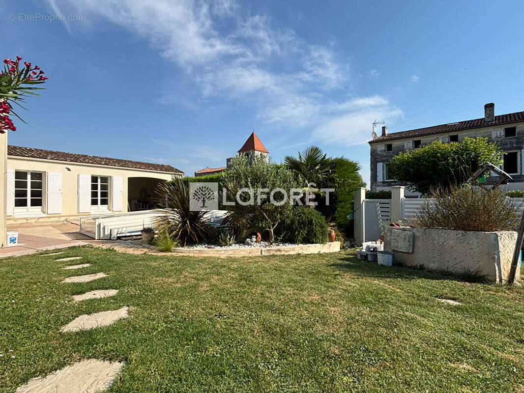 Maison Saint Georges Des Coteaux 4 pièces 112 m2 - photo 14