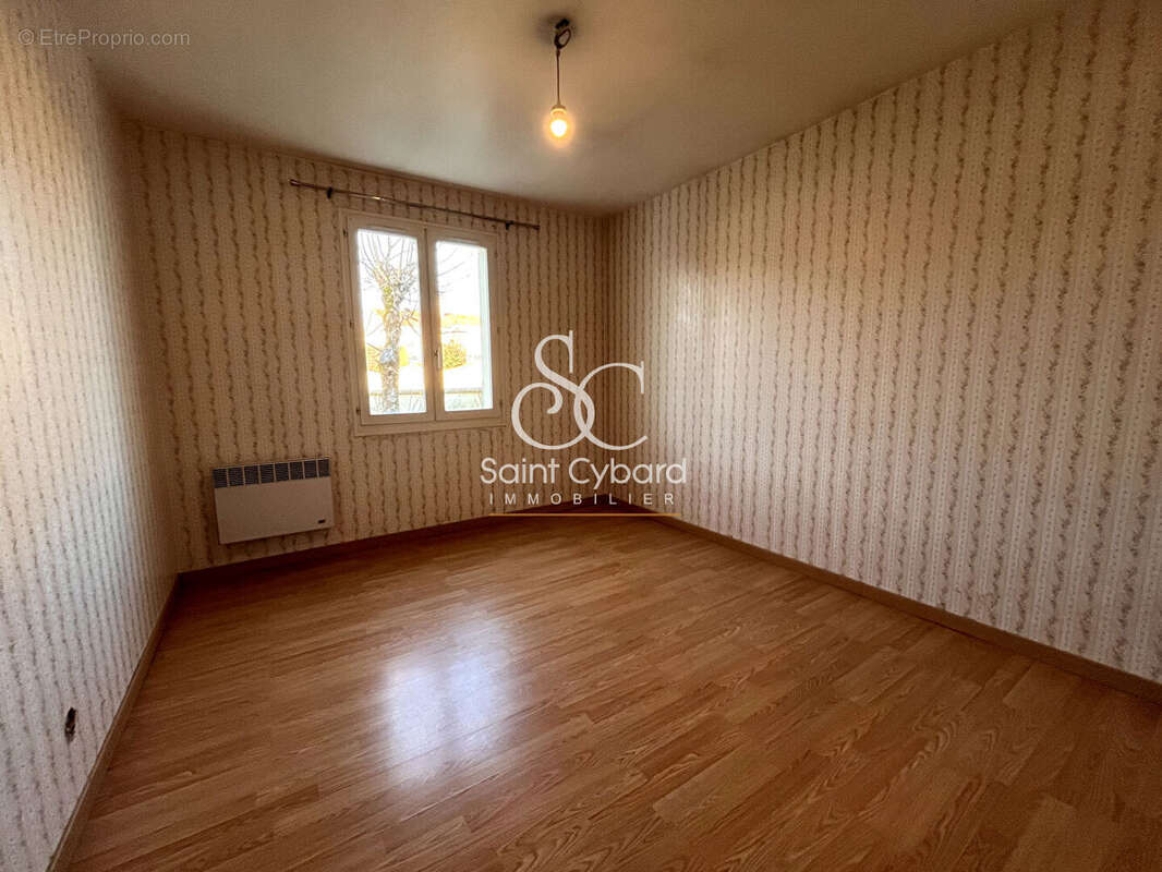 Maison à SAINT-YRIEIX-SUR-CHARENTE