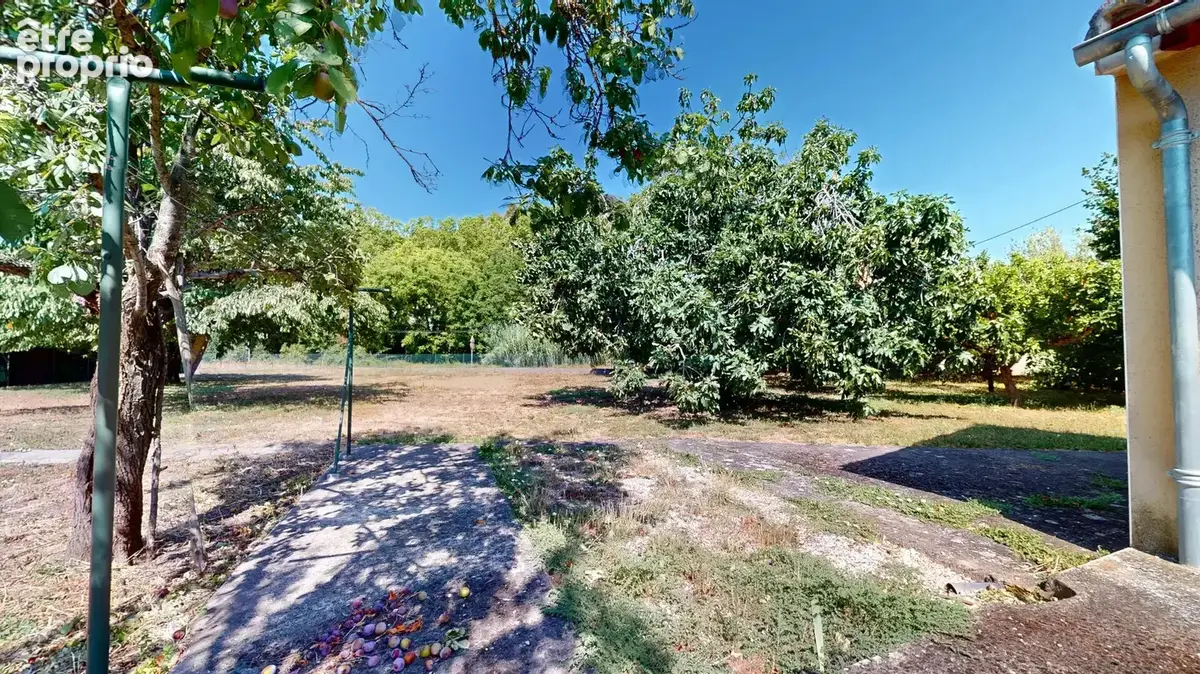 Maison rénovée avec jardin arboré et garage à Limoux - photo 10