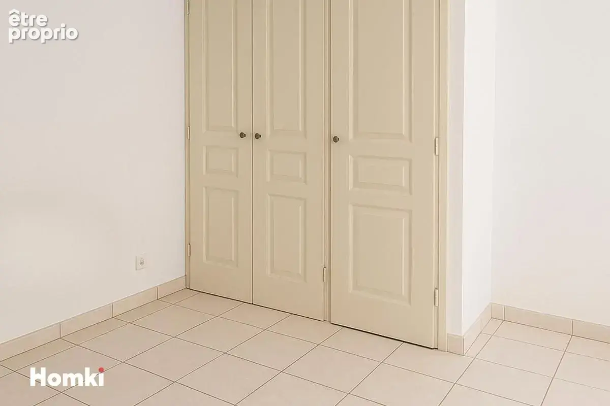 Appartement T3 de 68 m² à Perpignan 66000, Place de la République - photo 5