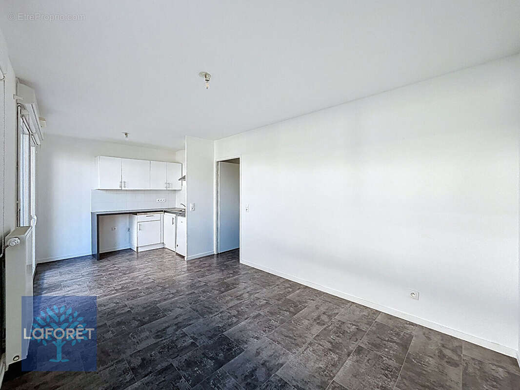 Appartement à CORBEIL-ESSONNES