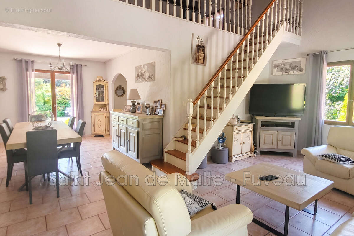 Maison 150 m² à Greasque  - photo 6