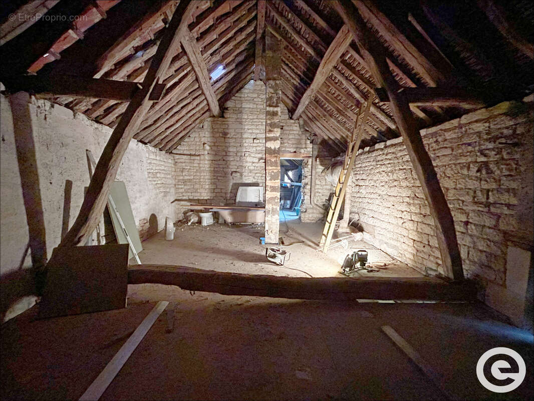 Maison à COURSON-LES-CARRIERES