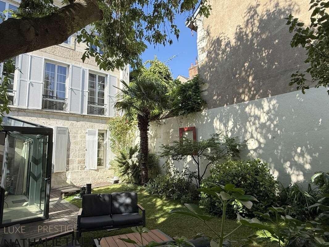 Hotel particulier de 1850 ,  à vendre ,  jardin et garage,  Orleans cathédrale - photo 4