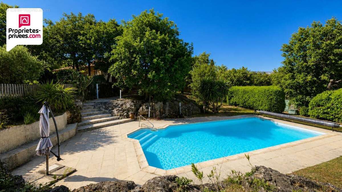 Maison à SAINT-CEZAIRE-SUR-SIAGNE