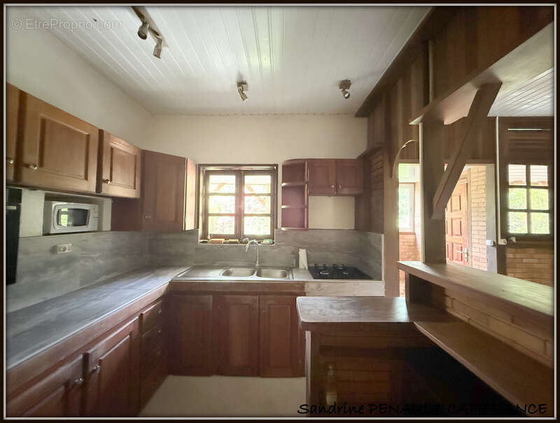 A vendre a sinnamary une magnifique maison t6 de 122 m² superficie terrain 3,5 hectares - au prix de 249 000 € - photo 12