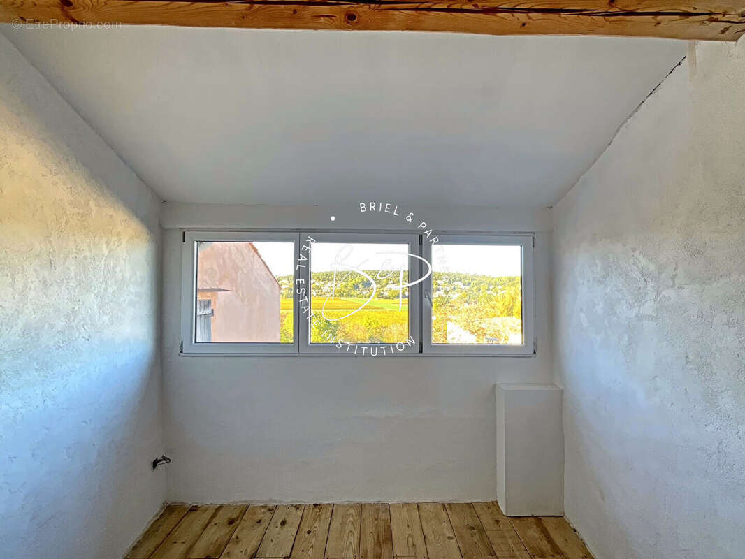 Appartement à CARCES