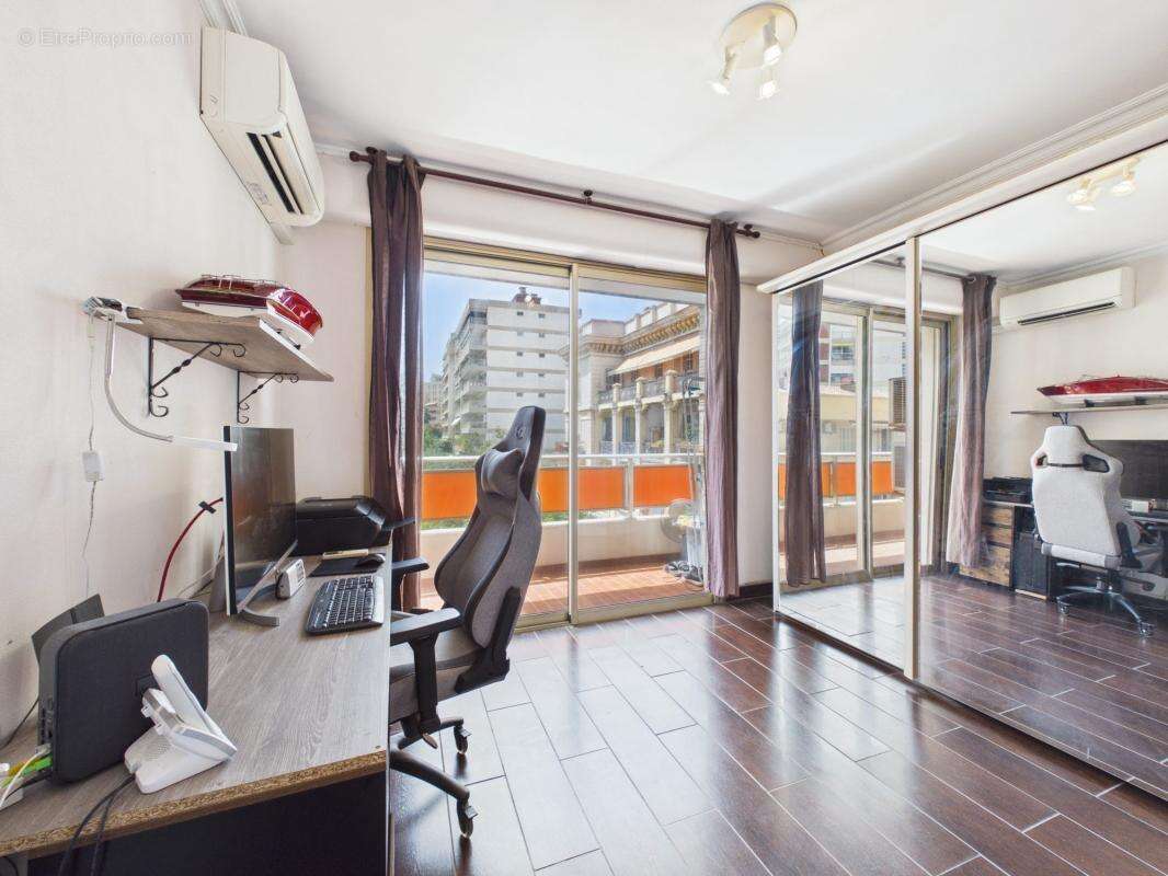 A vendre f3 lumineux vue mer palais grandval - photo 11