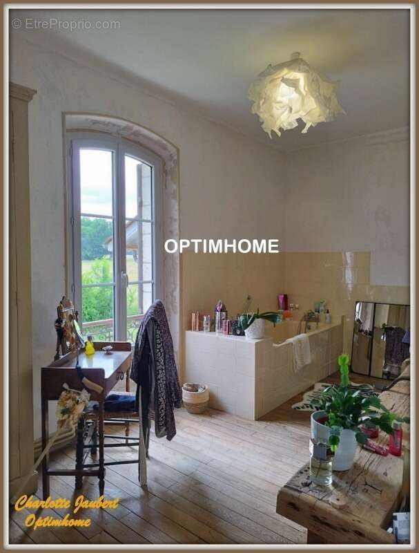 Maison à AUBETERRE-SUR-DRONNE