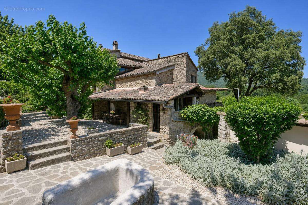 Maison de 10 pièces de 197 m² à Saint-Florent-sur-Auzonnet - photo 23