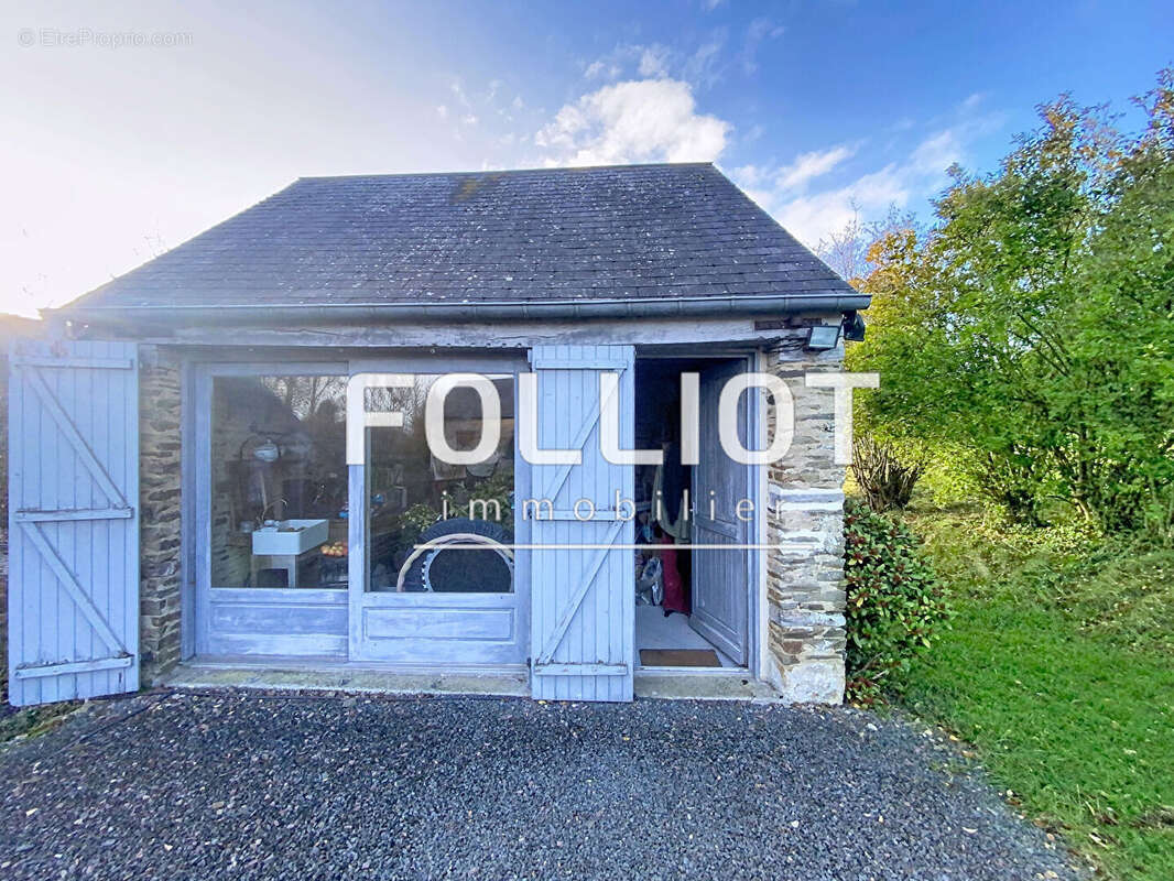 Maison à COURVAUDON