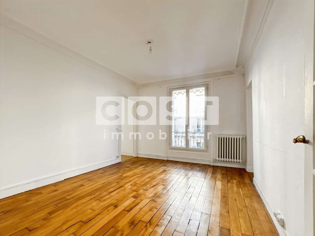Appartement à PARIS-17E