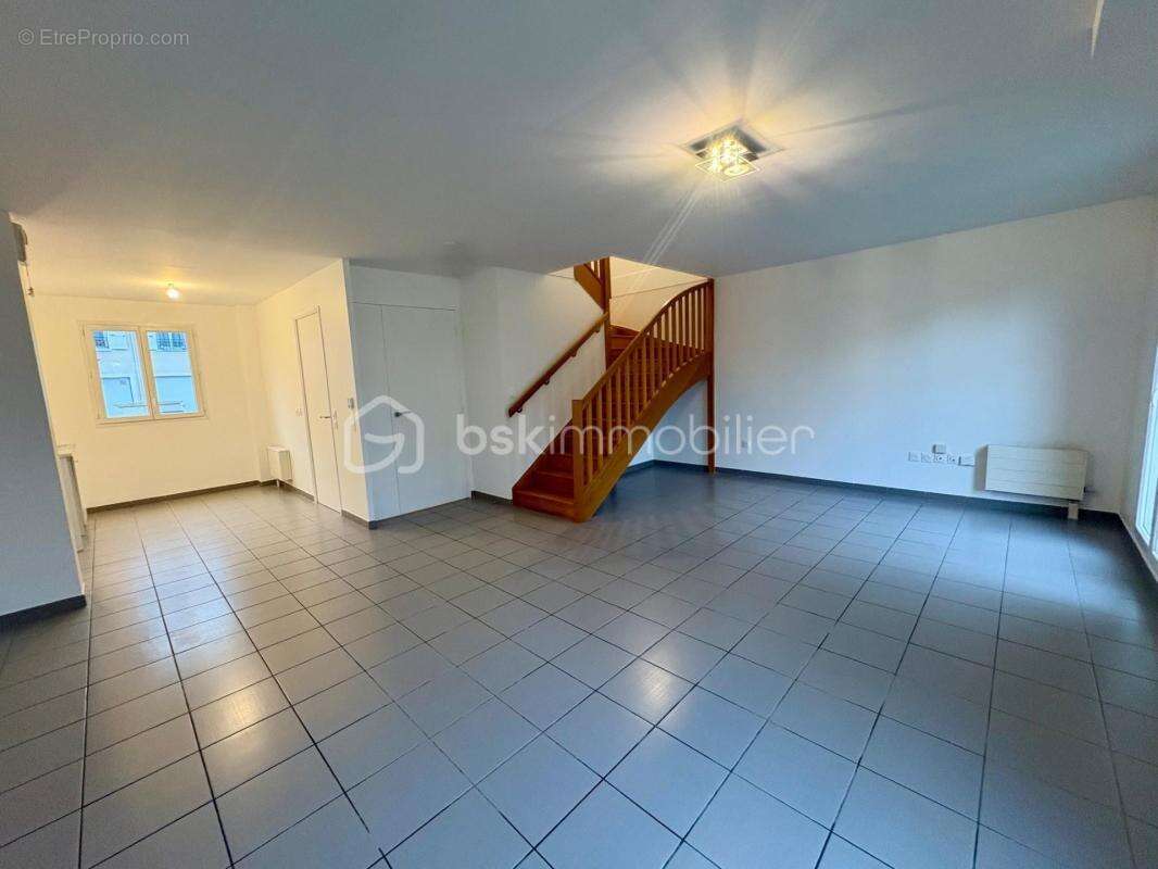 Maison à CHILLY-MAZARIN