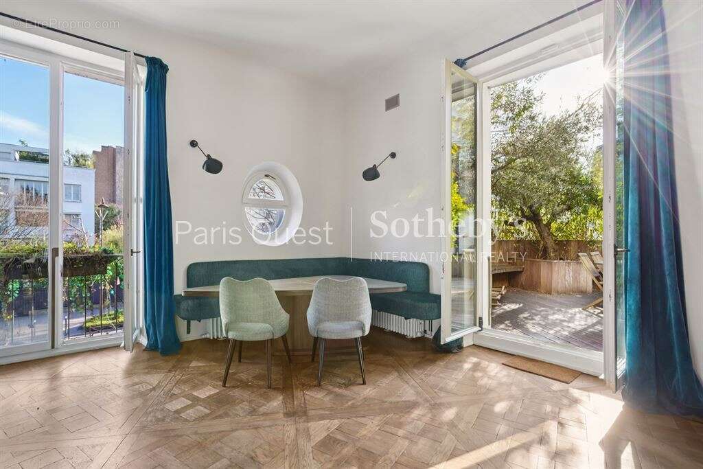 Appartement à NEUILLY-SUR-SEINE
