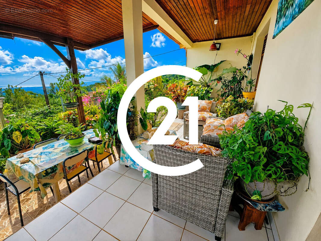 Maison 72 m² à Riviere-Pilote  - photo 2