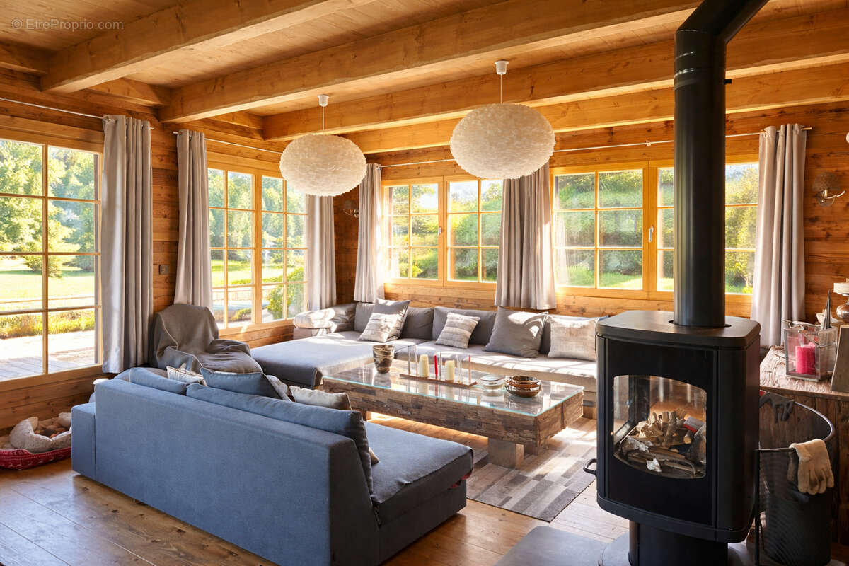 Chalet La Joue Du Loup 5 pièce(s) 200 m2 - photo 3