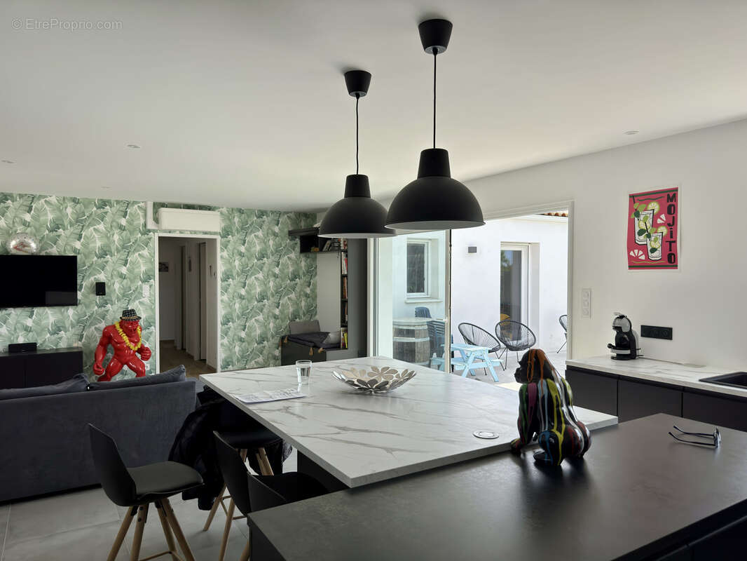 Maison à CHAMPAGNE-LES-MARAIS