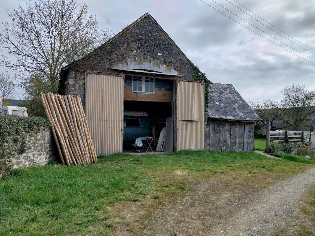 Maison à SAULGES