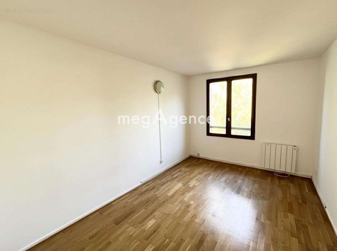 Maison à SAINT-NOM-LA-BRETECHE