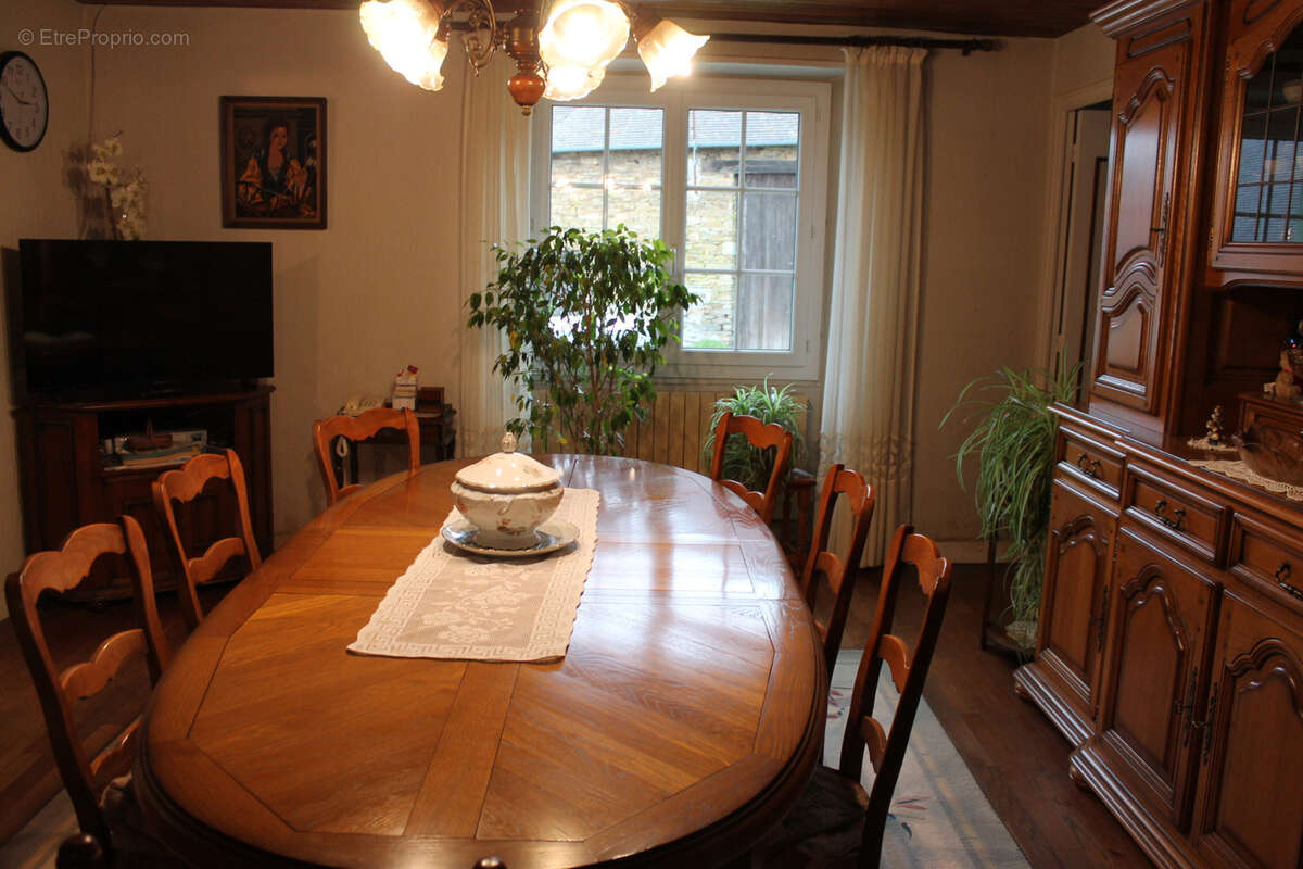 Maison à JUMILHAC-LE-GRAND